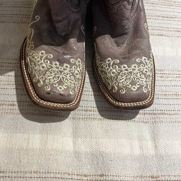 Corral boots